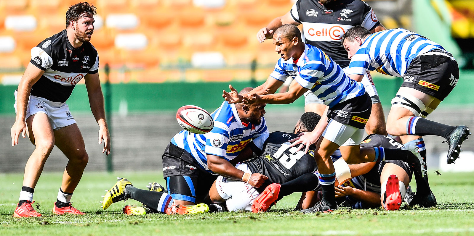 Herschel Jantjies feeds the ball to his backline