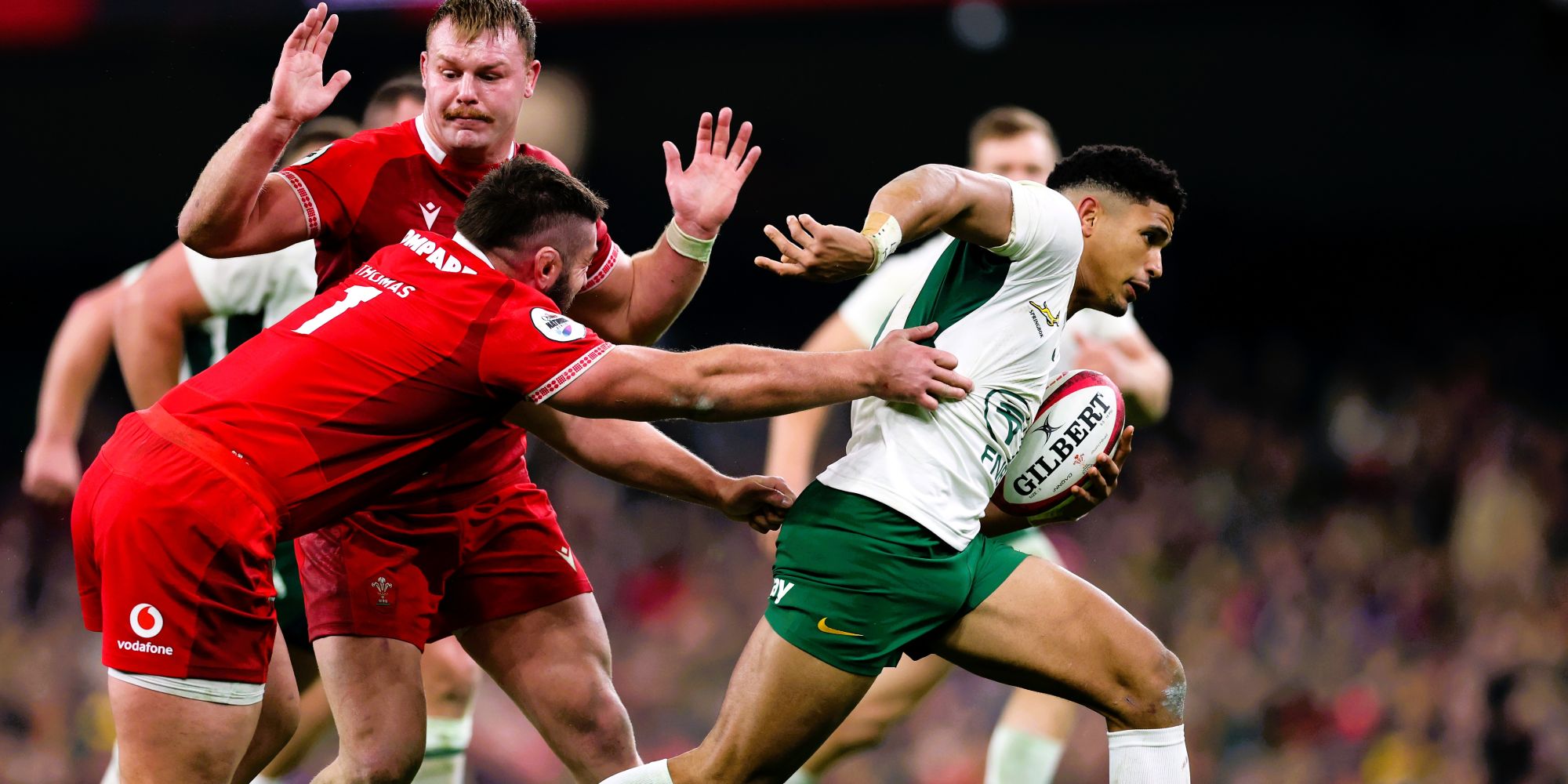 Sacha Feinberg-Mngomezulu speeds away for his first try.